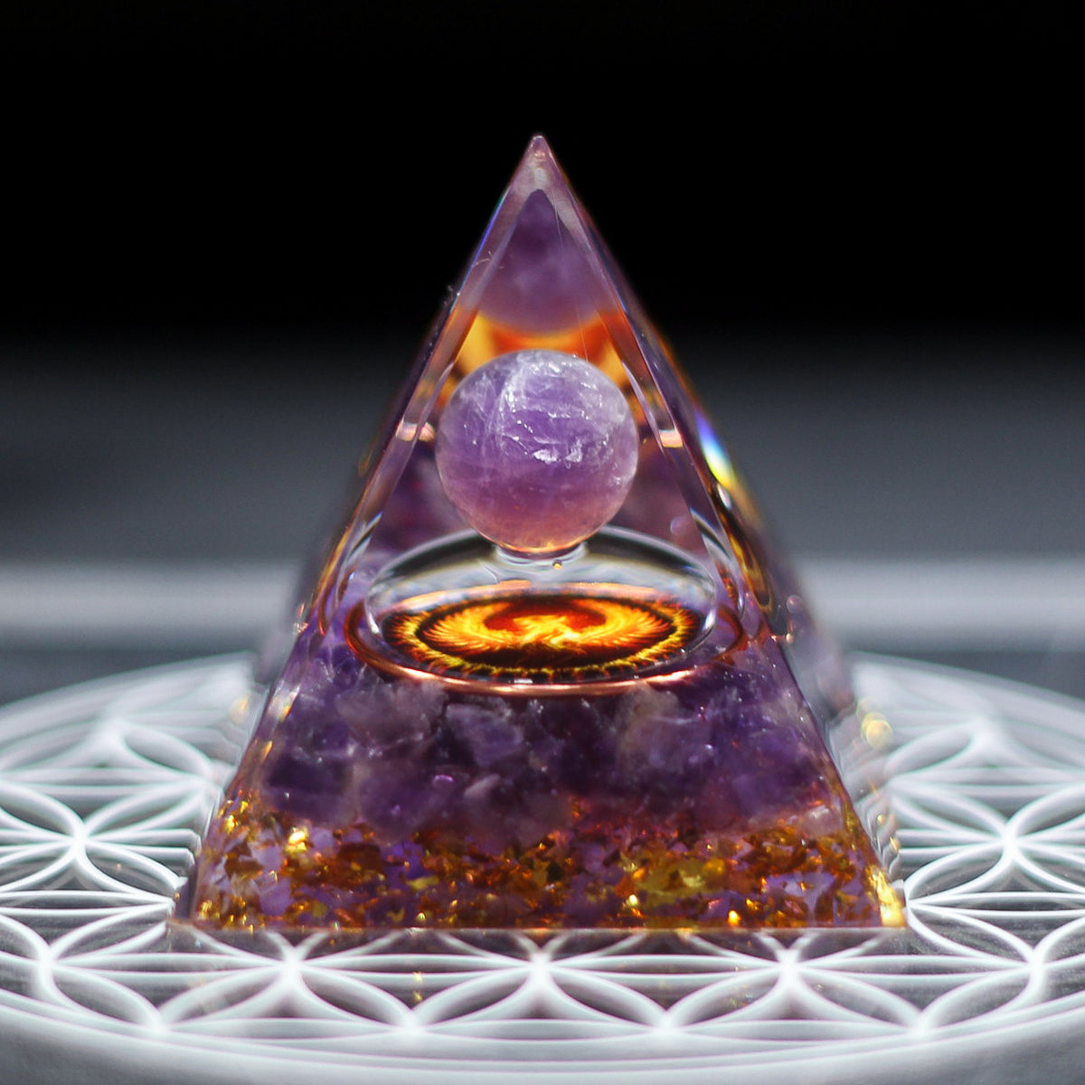 New Arrival Natural Crystal Chip Resin Pyramid, Handmade Desktop Craft Ornament for Home & Office