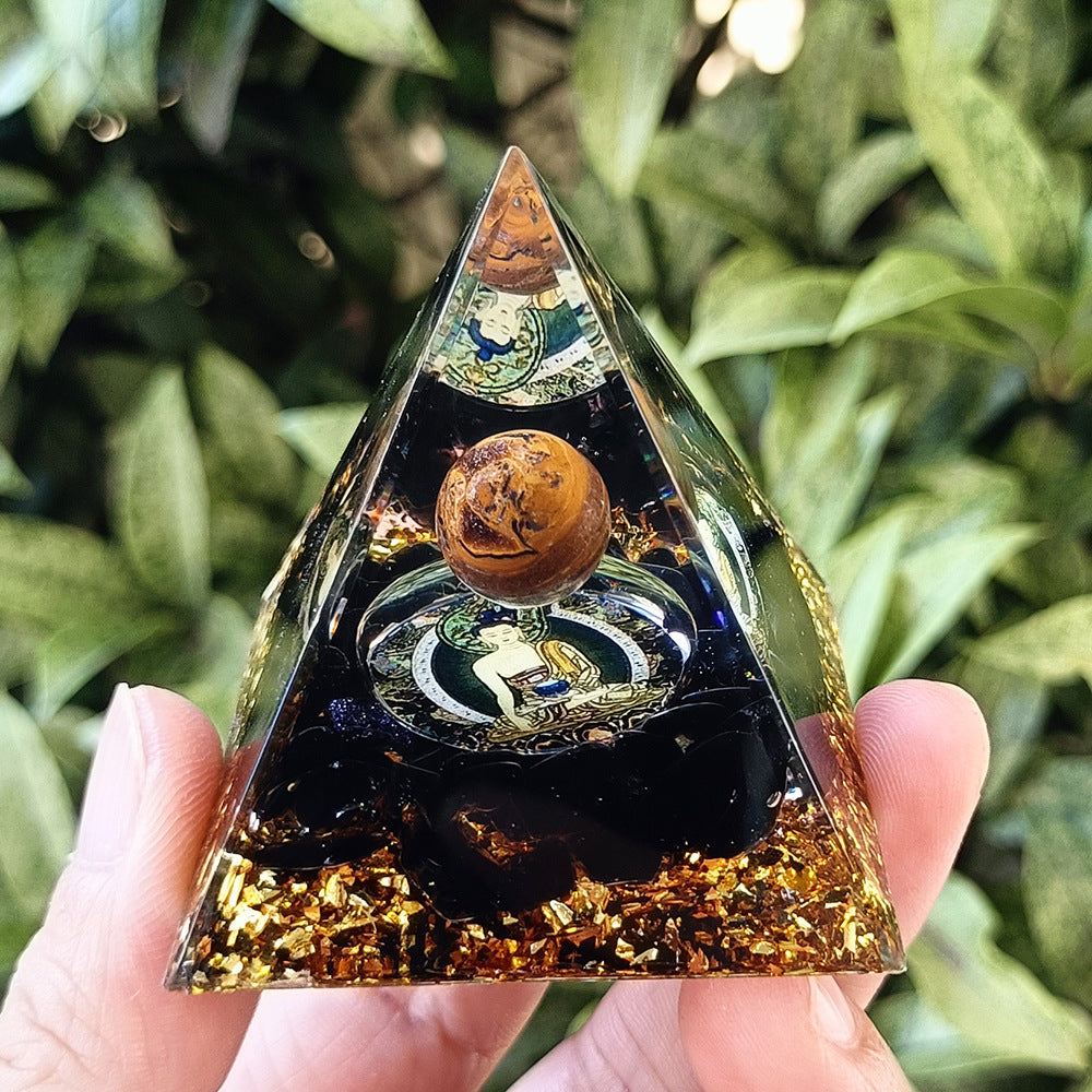 Natural Crystal Gravel Inlaid Pyramid, Exquisite Resin Handicraft for Desktop Home Decoration