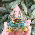 Handmade Resin Crystal Gravel Pyramid Decoration, Art Craft for Living Room Desk & Festival Gift