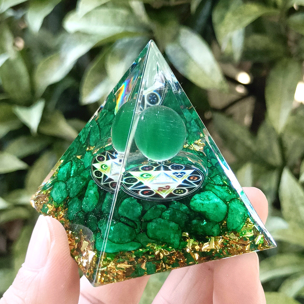 Hot Sale Resin Crystal Chip Pyramid, Multi-purpose Handicraft for Desktop, Home Decor & Aquarium Landscaping, Gift