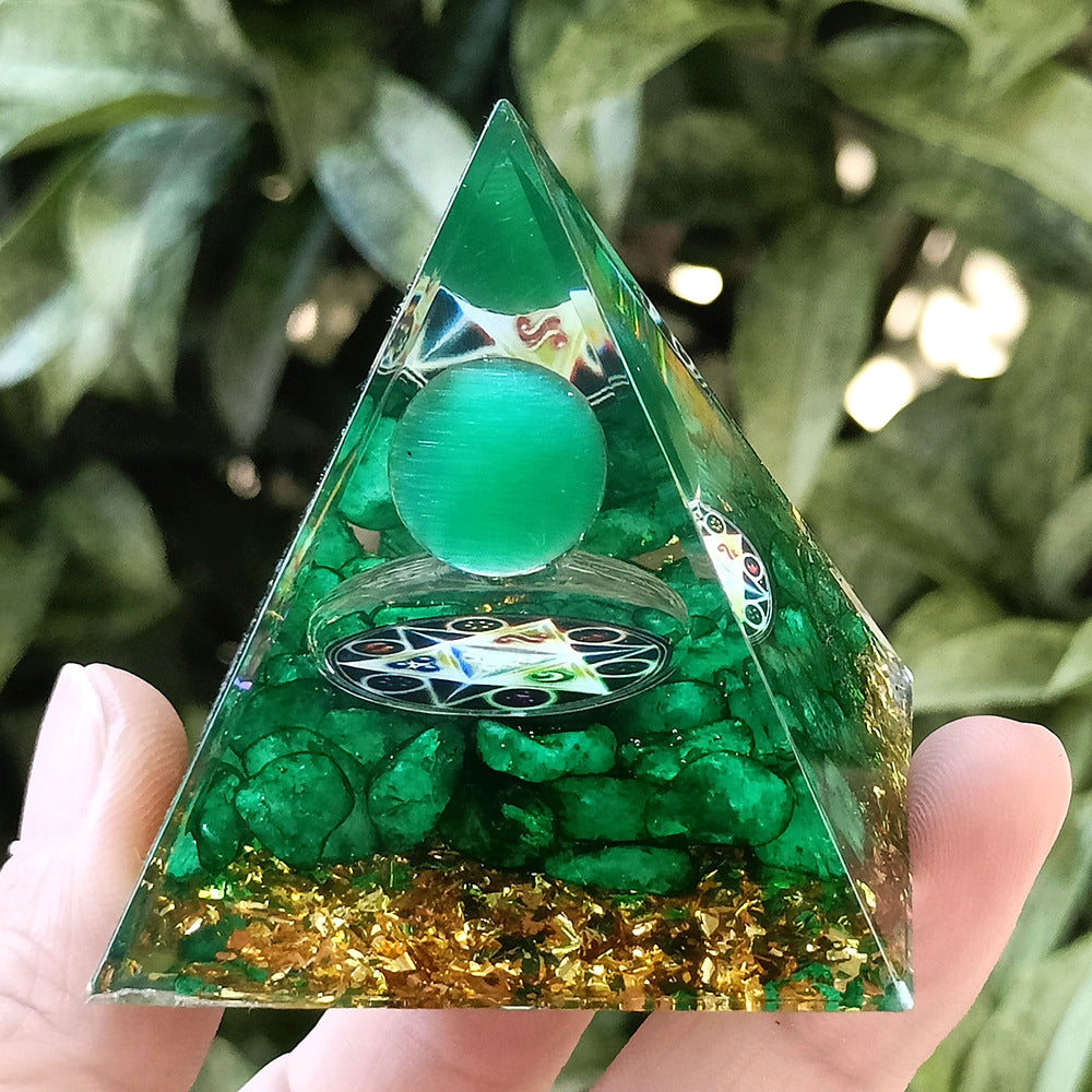 Hot Sale Resin Crystal Chip Pyramid, Multi-purpose Handicraft for Desktop, Home Decor & Aquarium Landscaping, Gift