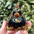 Natural Crystal Gravel Inlaid Pyramid, Exquisite Resin Handicraft for Desktop Home Decoration