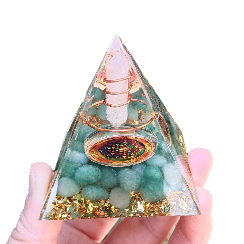 Handmade Resin Crystal Gravel Pyramid Decoration, Art Craft for Living Room Desk & Festival Gift