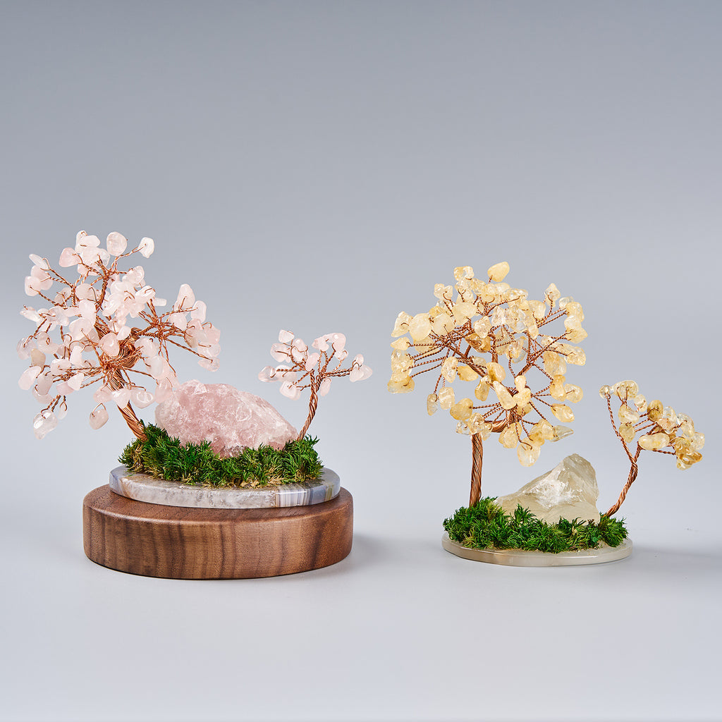 Natural Raw Crystal Tree Ornament with Crushed Crystal Chips, Premium Unique Money Tree in Mini Fish Tank, Crystal Energy Desktop Decor Gift for Home & Office